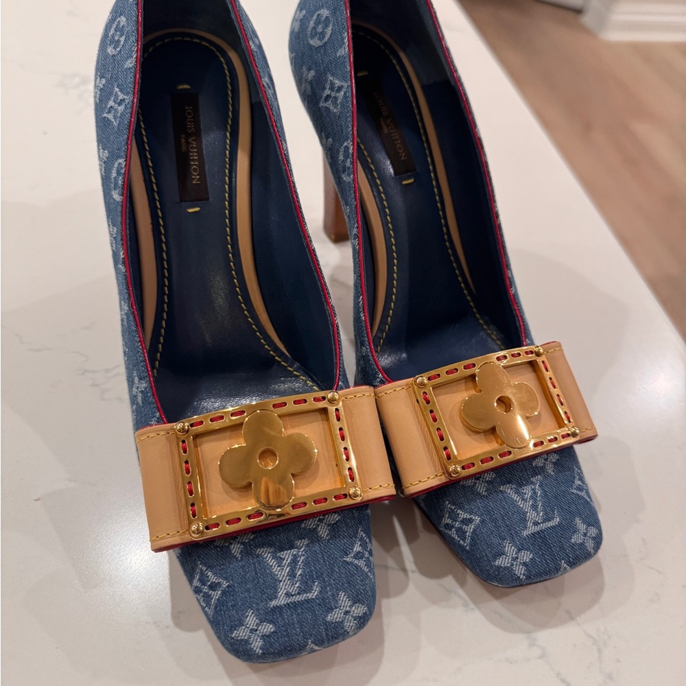 Louis Vuitton Blue and Tan Women's Heels